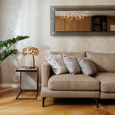 Pure Living Apartment W. Private Parking Брашов Екстериор снимка