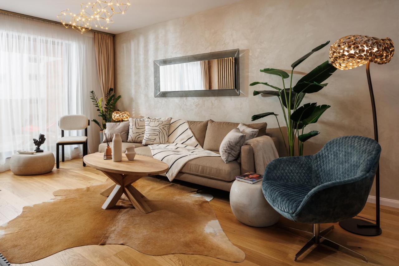 Pure Living Apartment W. Private Parking Брашов Екстериор снимка